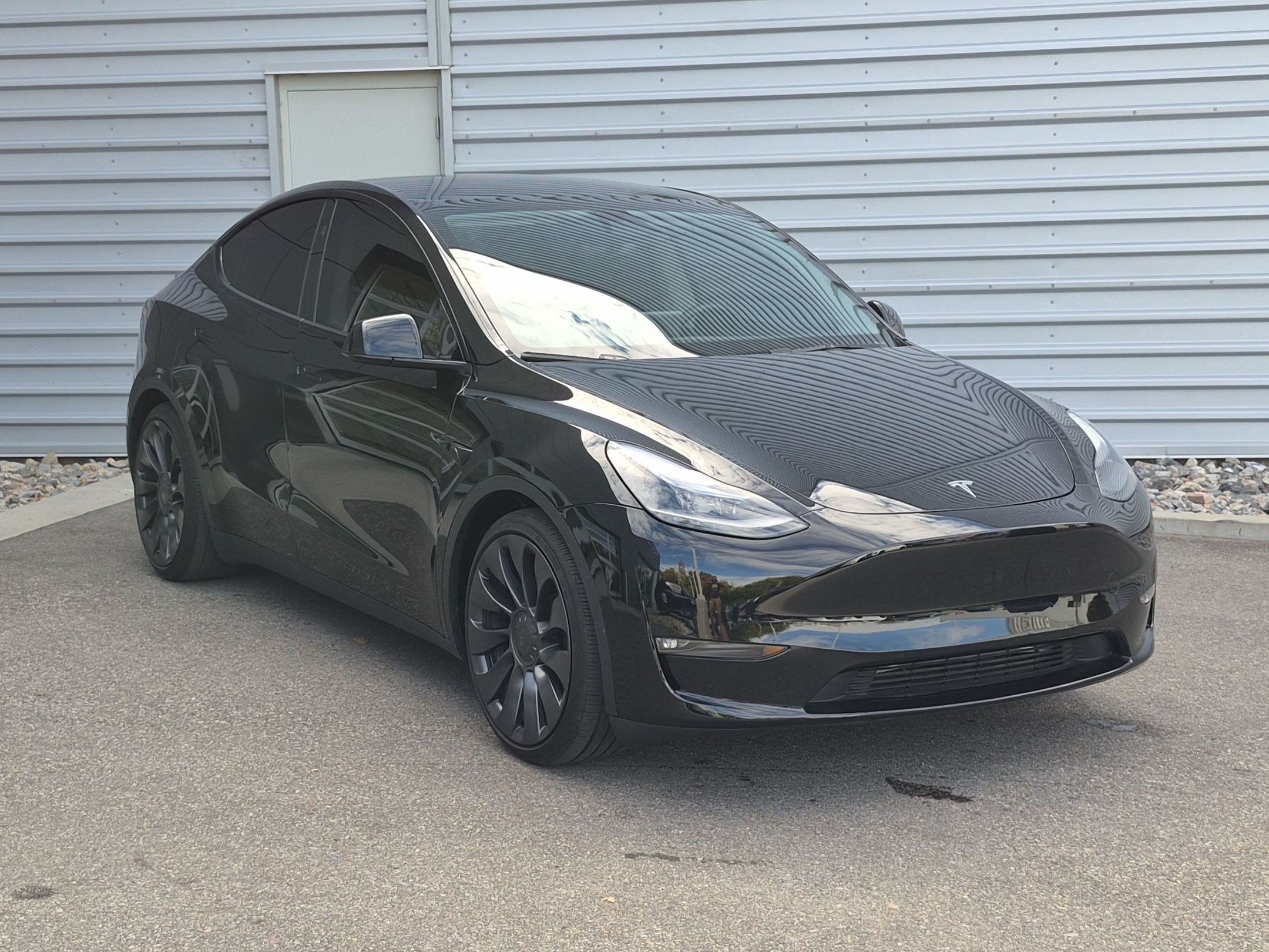 Used 2025 Tesla Model Y Performance AWD/4WD image 3