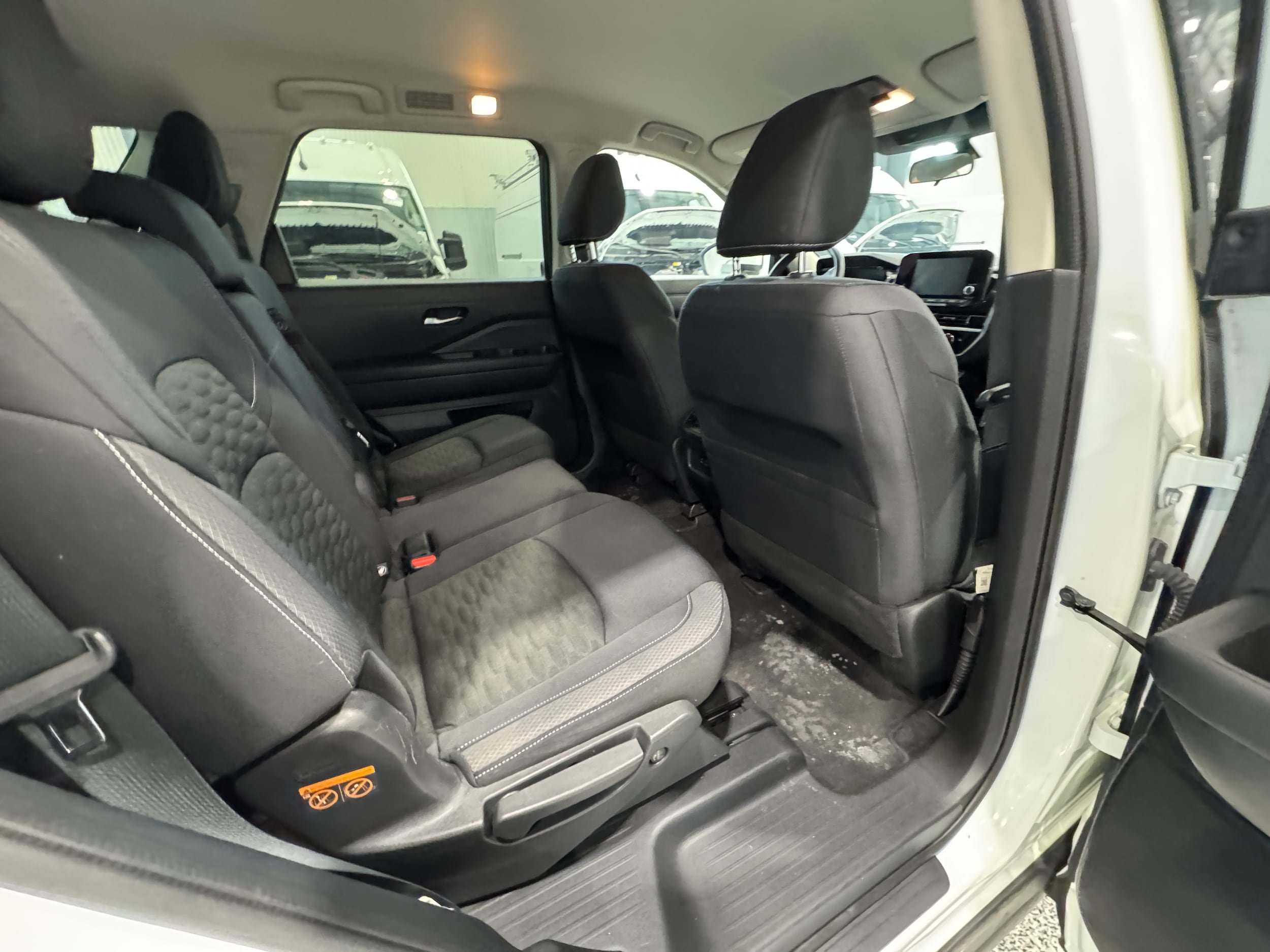 Used 2022 Nissan Pathfinder SV AWD/4WD image 12