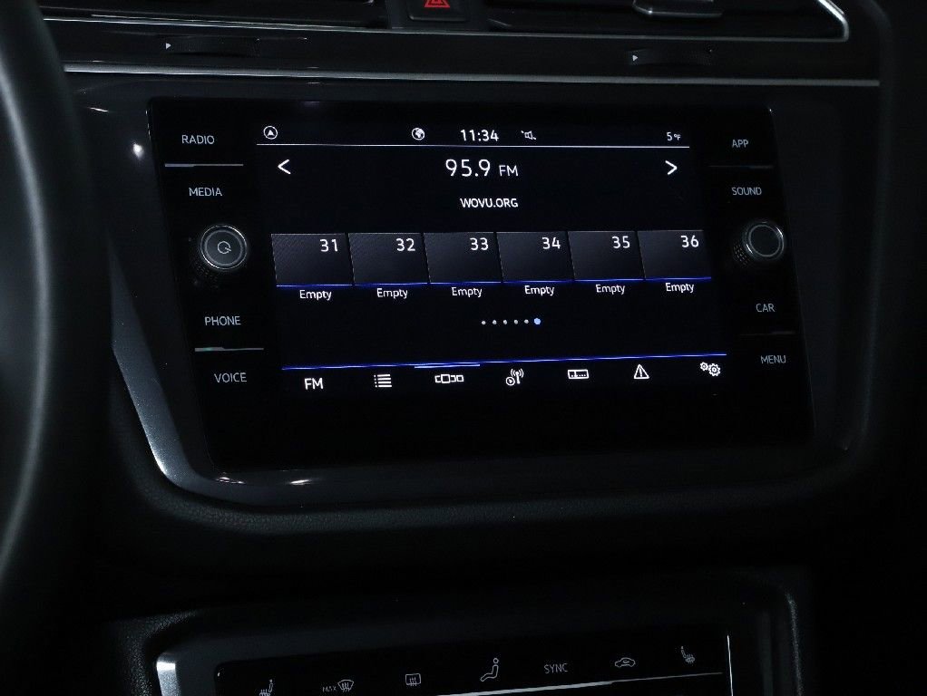 Used 2024 Volkswagen Tiguan SE image 26