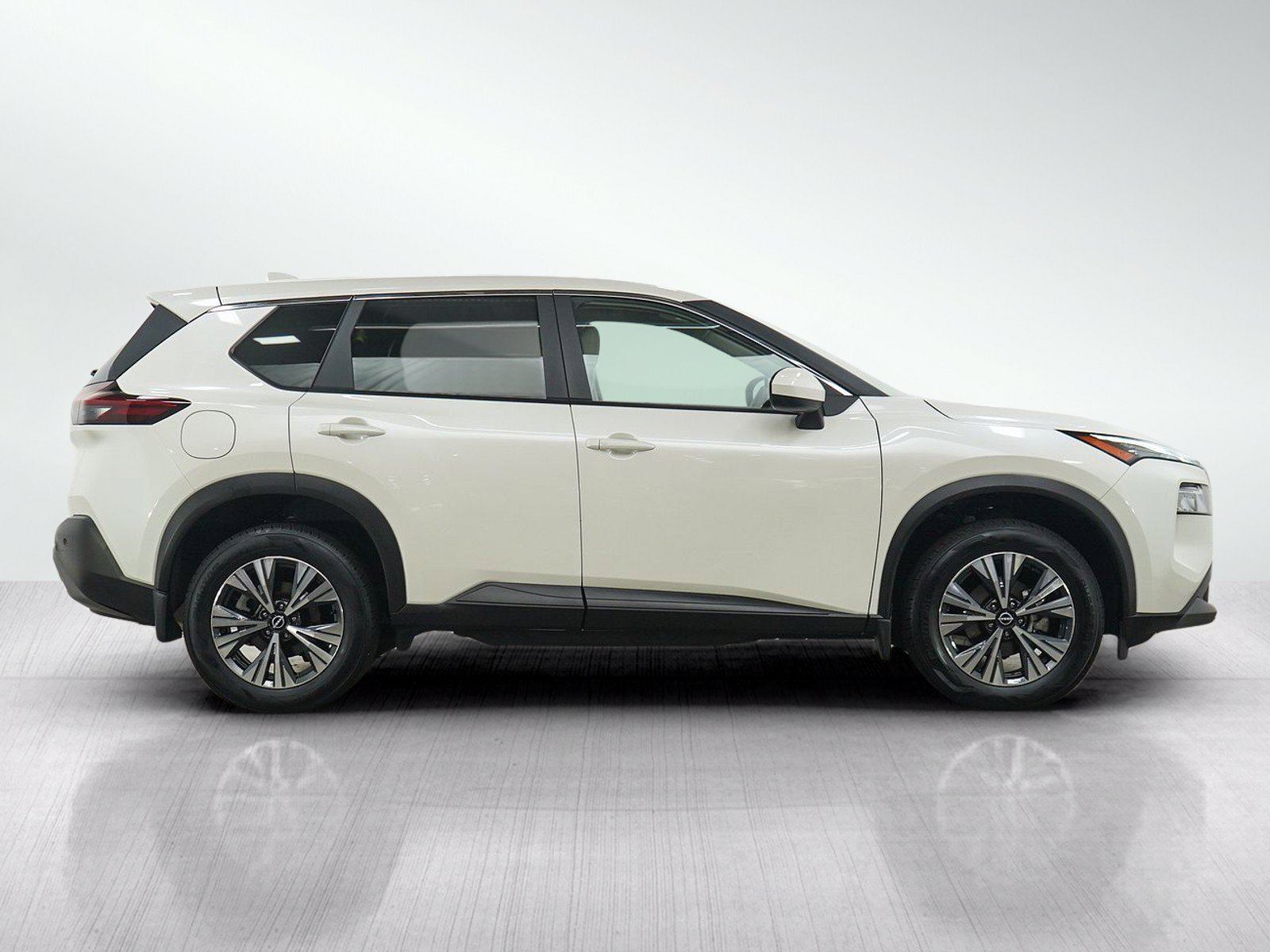 Used 2023 Nissan Rogue SV AWD/4WD image 6