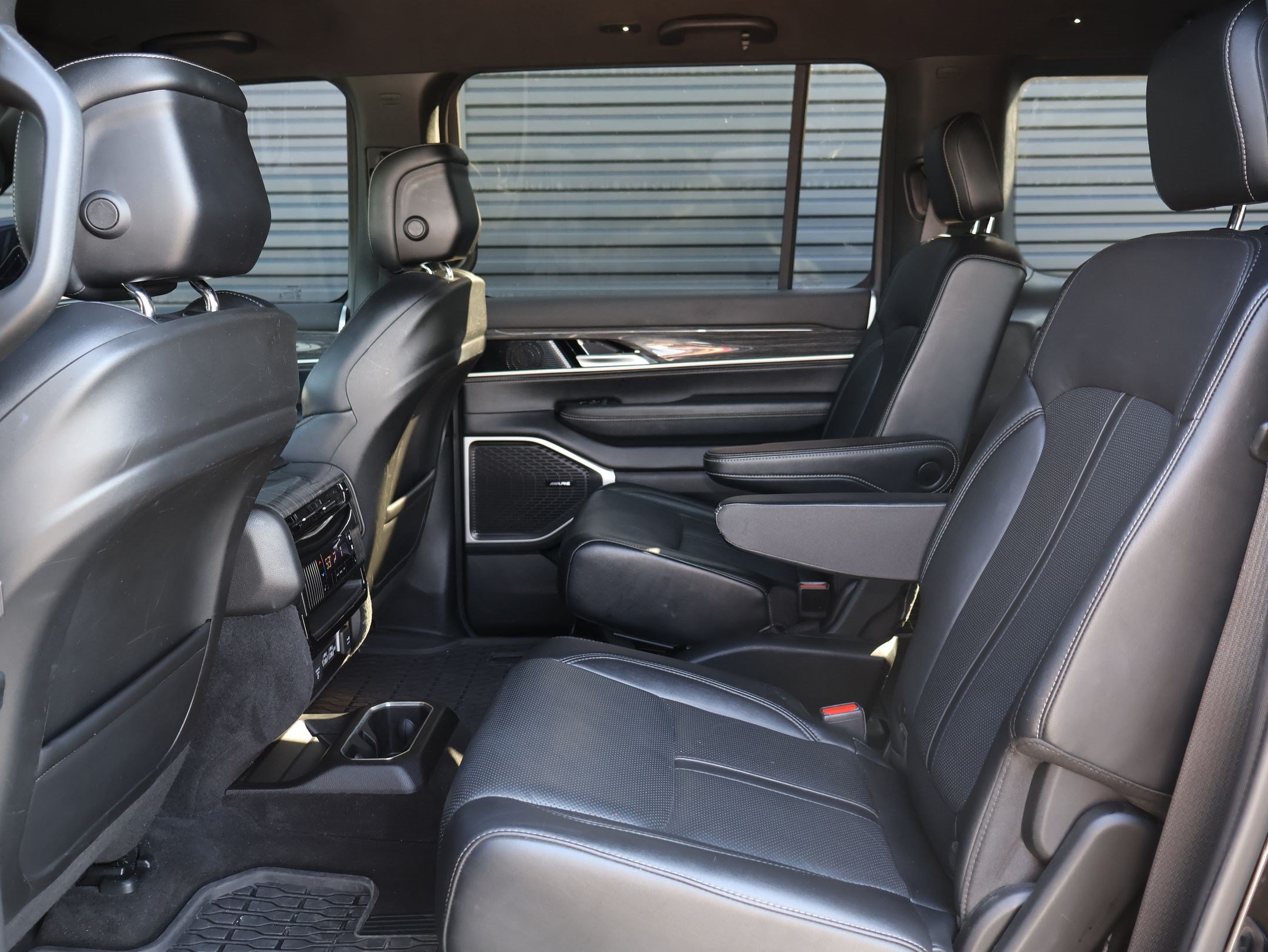 Used 2022 Jeep Wagoneer Series III w/ Flexible Seating Group AWD/4WD image 24