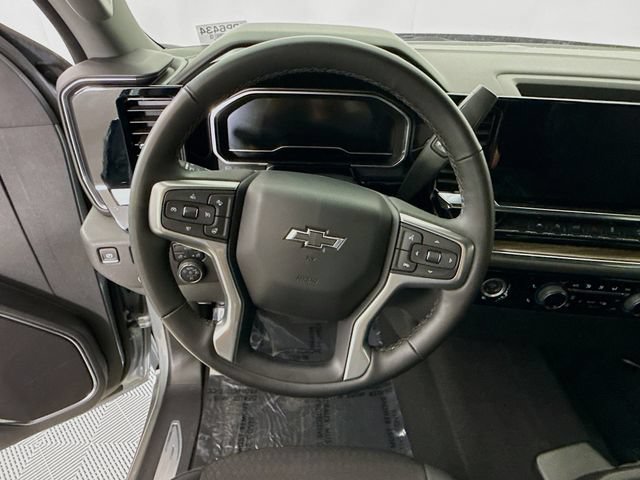 Used 2024 Chevrolet Silverado 1500 RST w/ Z71 Off-Road Package AWD/4WD image 13