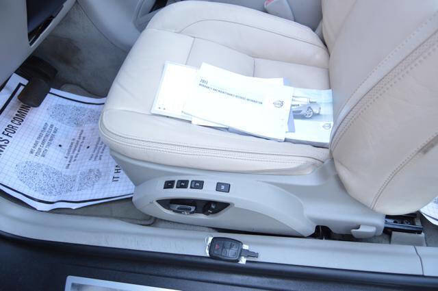 Used 2011 Volvo C70 T5 w/ Convenience Pkg image 35