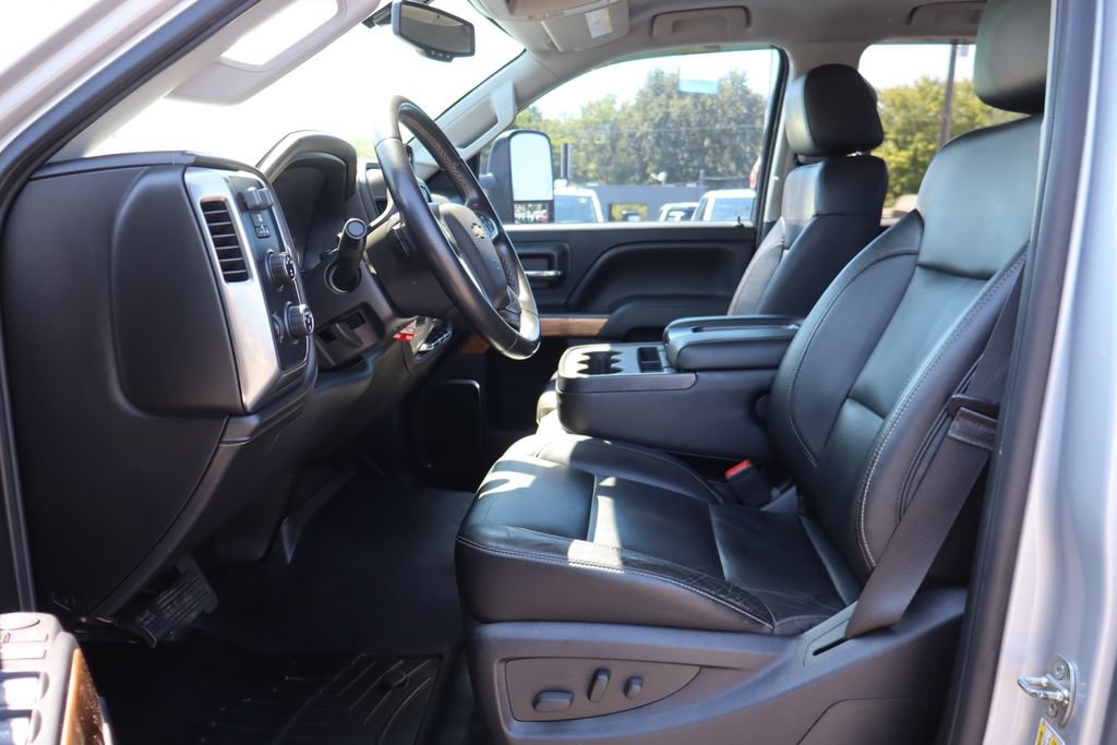 Used 2015 Chevrolet Silverado 2500 LTZ w/ Snow Plow Prep Package AWD/4WD image 4