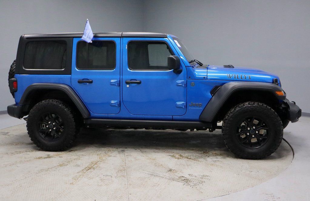 Used 2025 Jeep Wrangler Willys 4xe image 11
