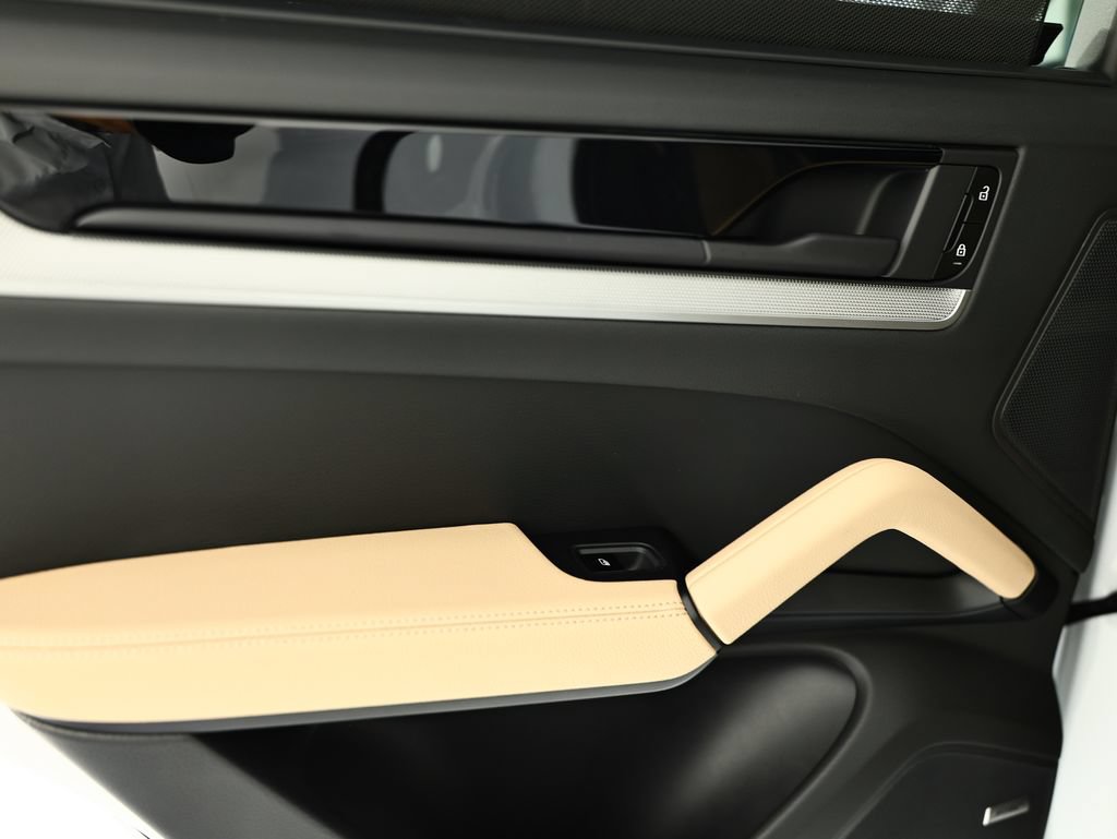 New 2026 Porsche Cayenne AWD/4WD image 25