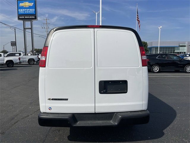 Used 2024 Chevrolet Express 2500 image 4