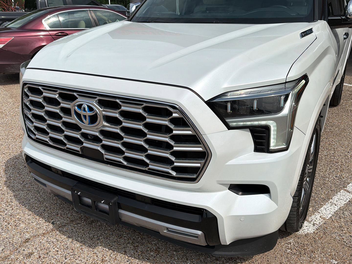 Used 2023 Toyota Sequoia Capstone AWD/4WD image 8