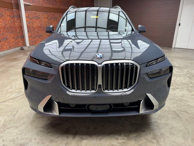 Used 2026 BMW X7 xDrive40i AWD/4WD image 8