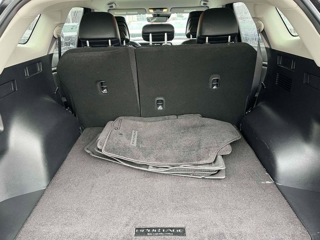 Used 2024 Kia Sportage EX image 7