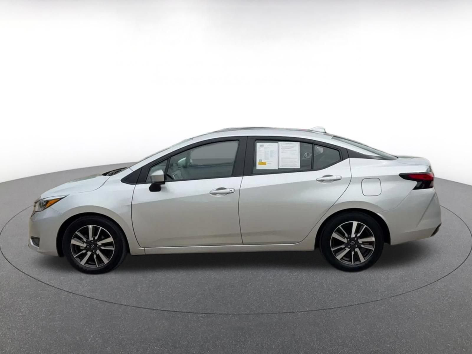 Used 2025 Nissan Versa SV FWD image 7