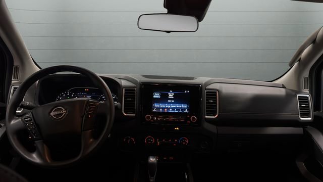 Used 2022 Nissan Frontier SV w/ Technology Package image 4