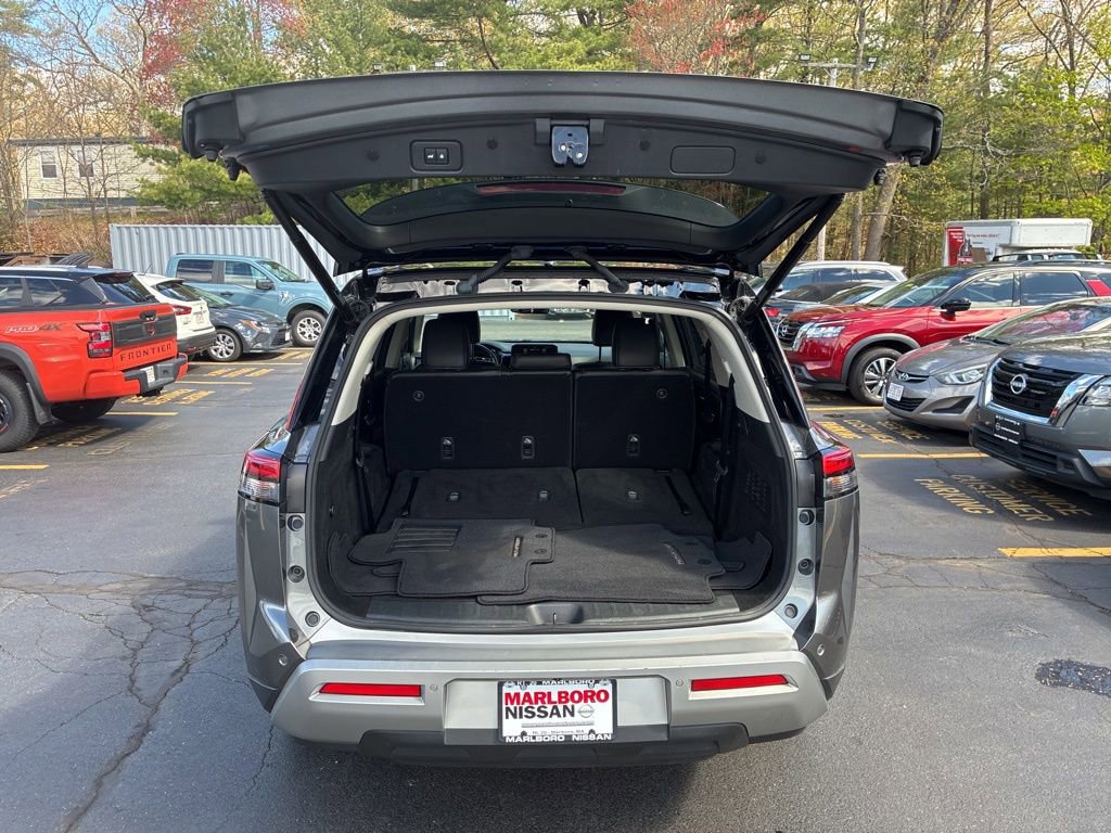 Certified 2023 Nissan Pathfinder SL w/ Black Appearance Package AWD/4WD image 13