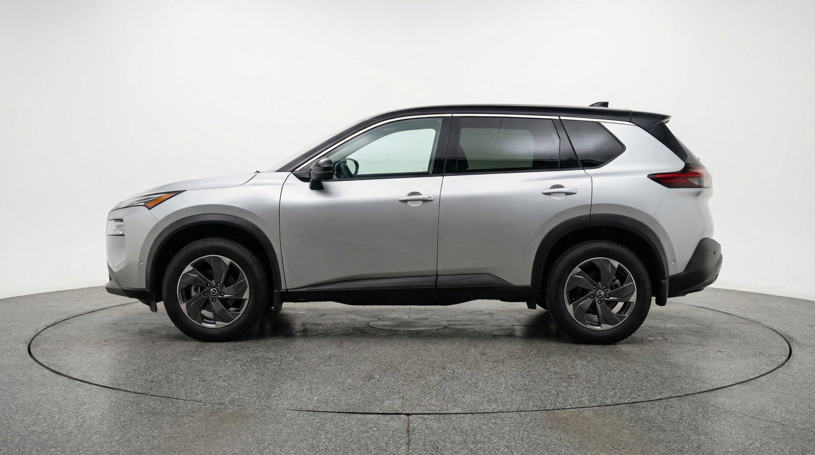 Used 2025 Nissan Rogue SV AWD/4WD image 5