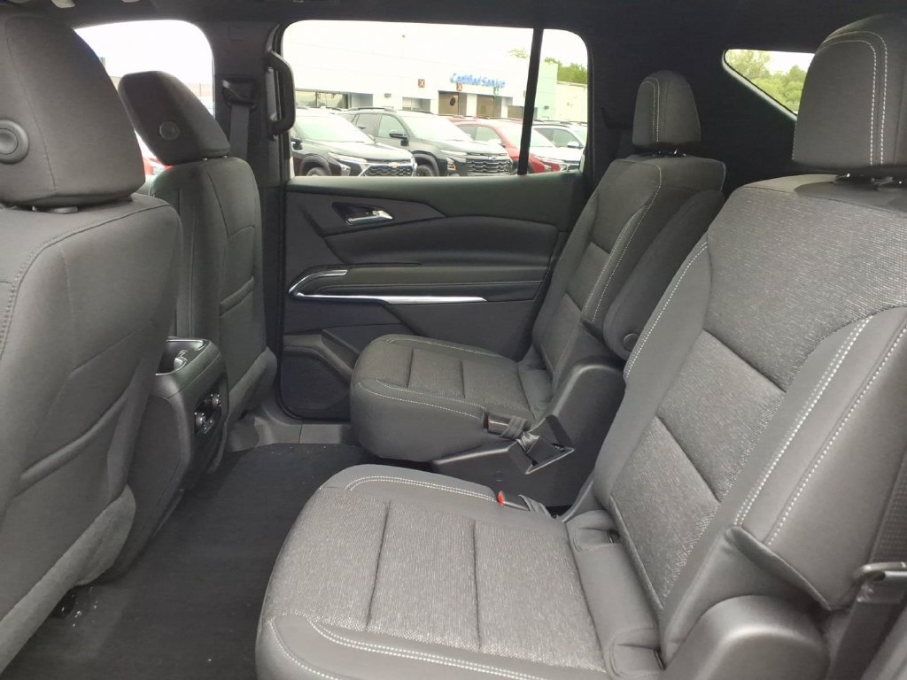 New 2027 Chevrolet Traverse LT w/ Sun and Wheel Package AWD/4WD image 13