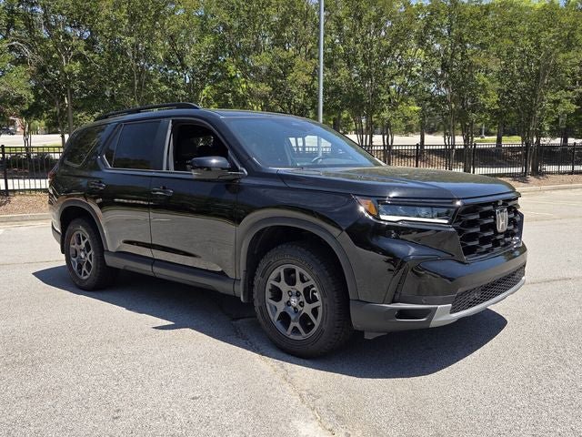 Used 2025 Honda Pilot TrailSport image 8