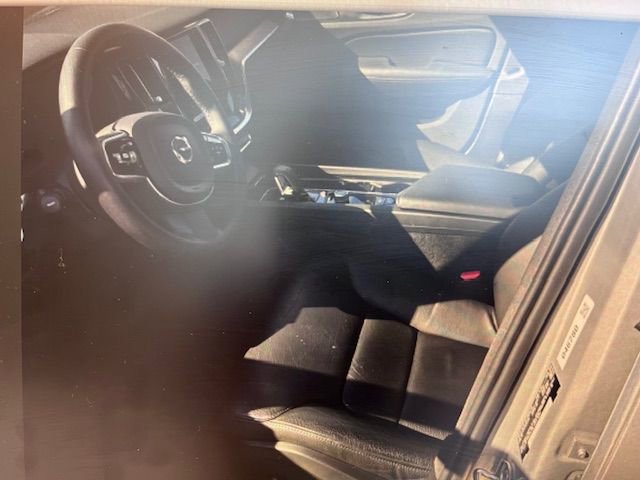 Used 2023 Volvo S60 B5 Plus w/ Climate Package image 4