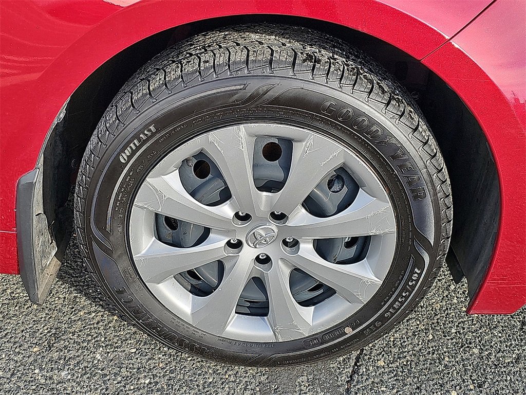 Used 2025 Toyota Corolla LE image 8