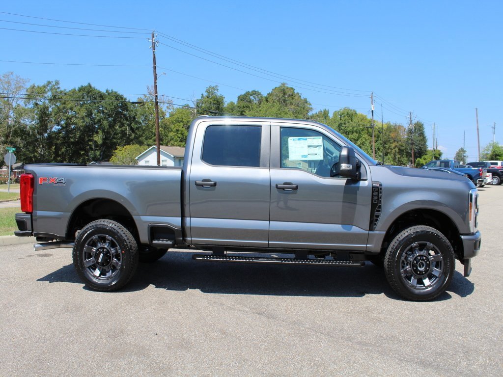 New 2026 Ford F250 4x4 Crew Cab Super Duty image 3