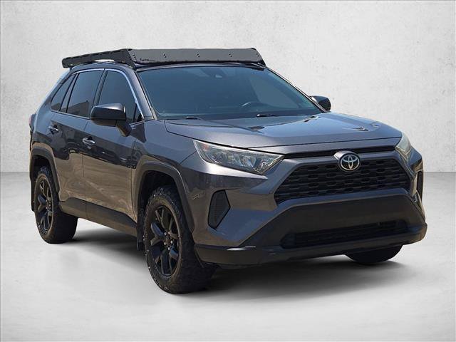 Used 2021 Toyota RAV4 LE AWD/4WD image 3