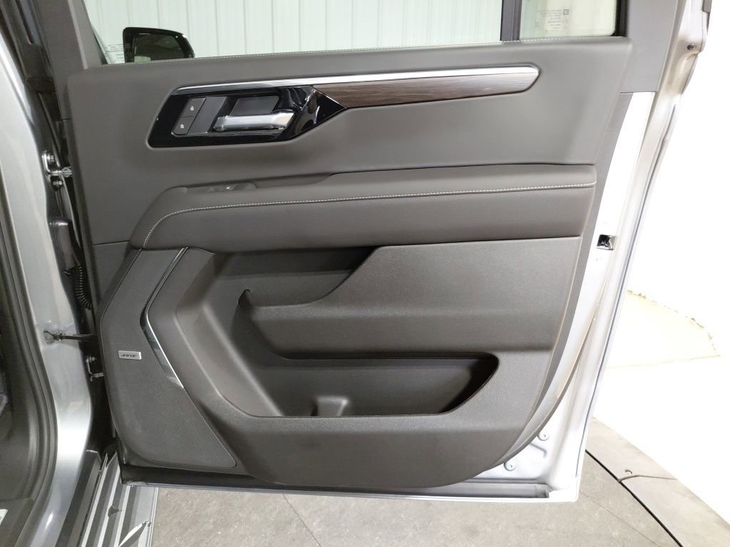 New 2026 Chevrolet Suburban Premier AWD/4WD image 20