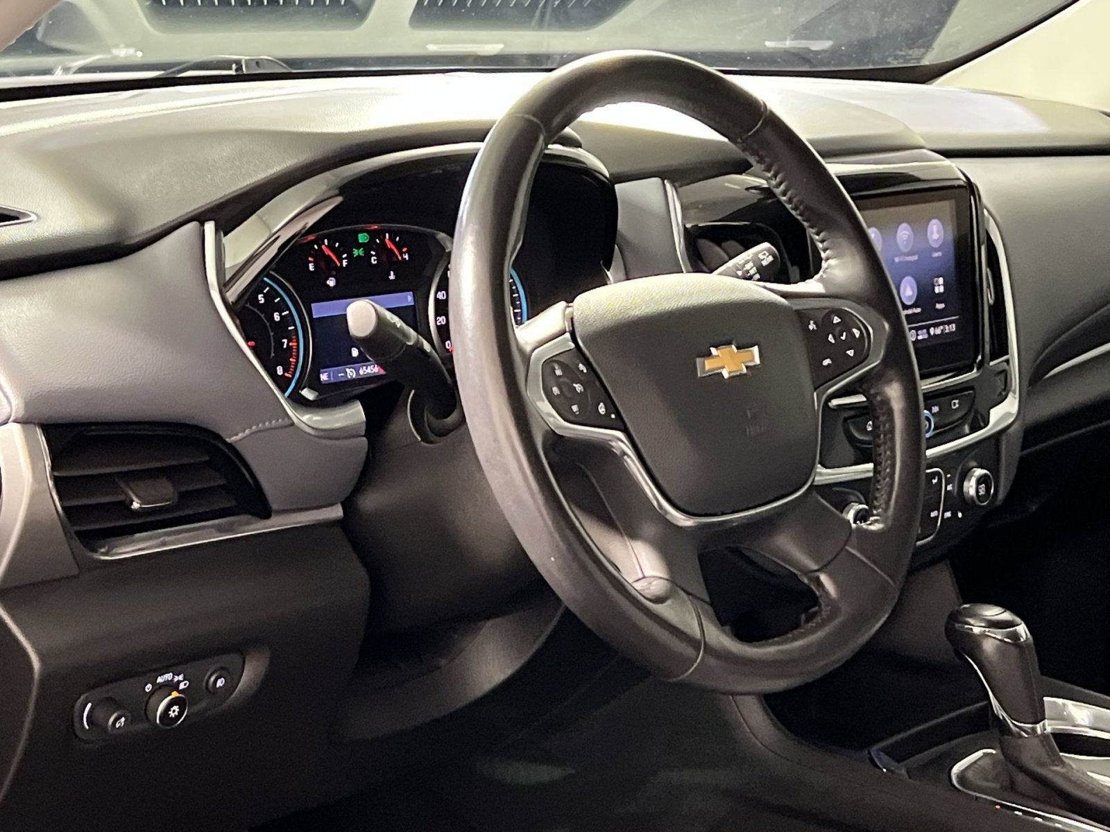 Used 2020 Chevrolet Traverse LT w/ Driver Confidence II Package AWD/4WD image 17