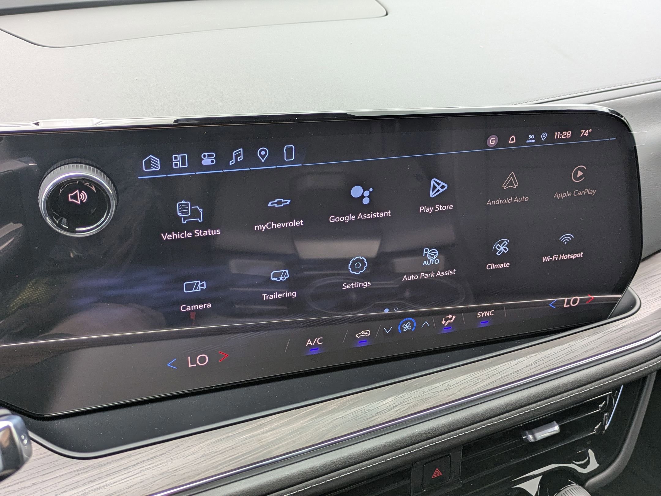 New 2026 Chevrolet Suburban LS image 16