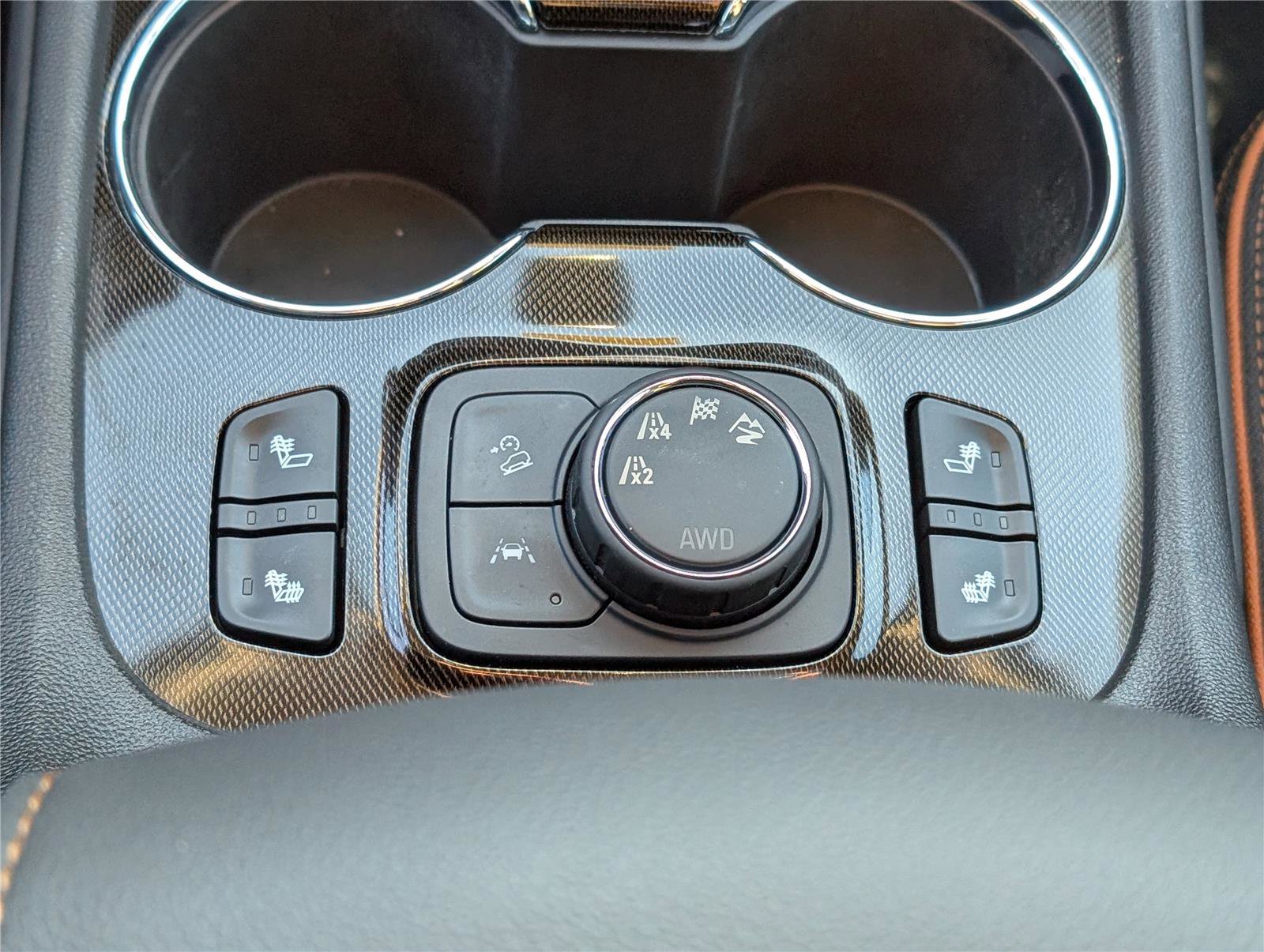 Used 2023 GMC Acadia AT4 image 28