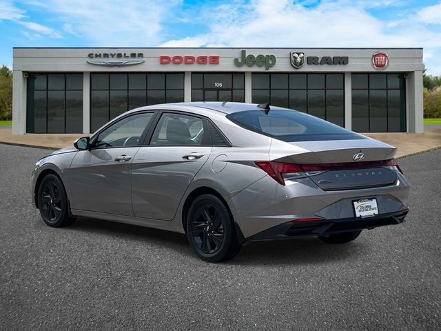 Used 2023 Hyundai Elantra SEL FWD image 6