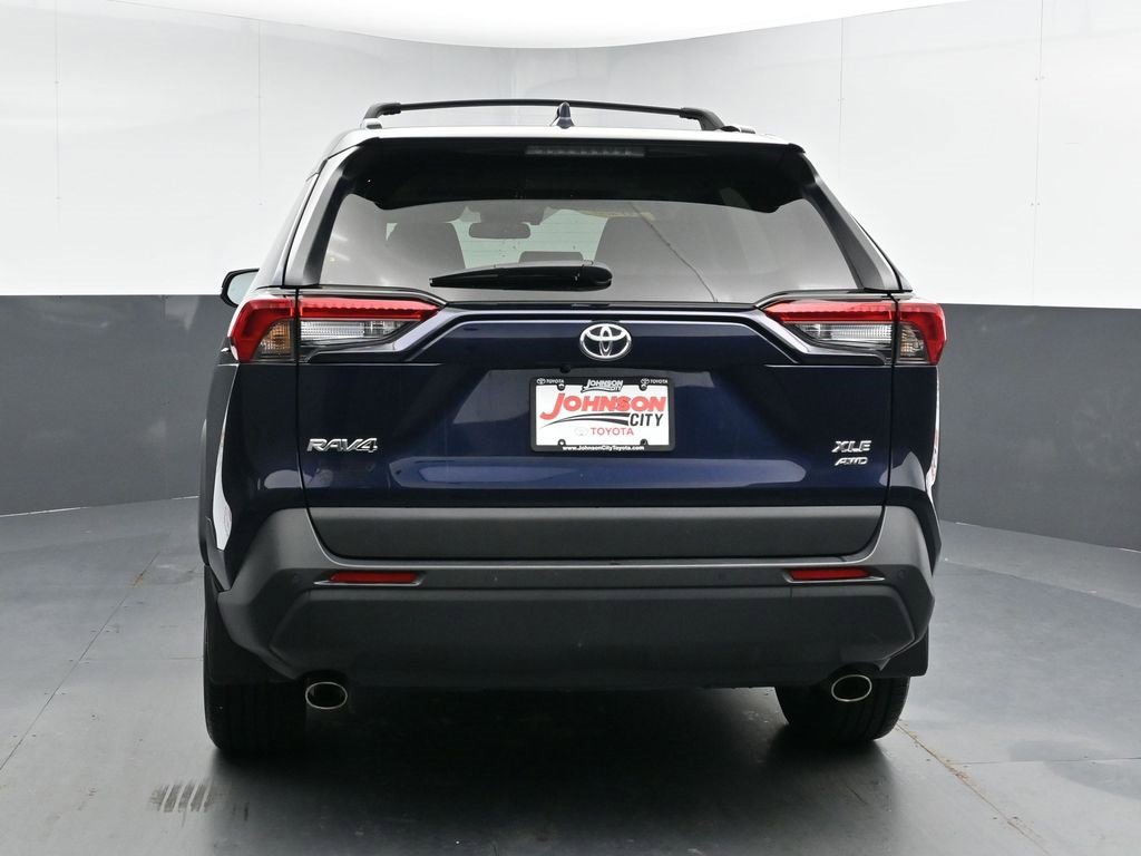 Used 2023 Toyota RAV4 XLE Premium image 7