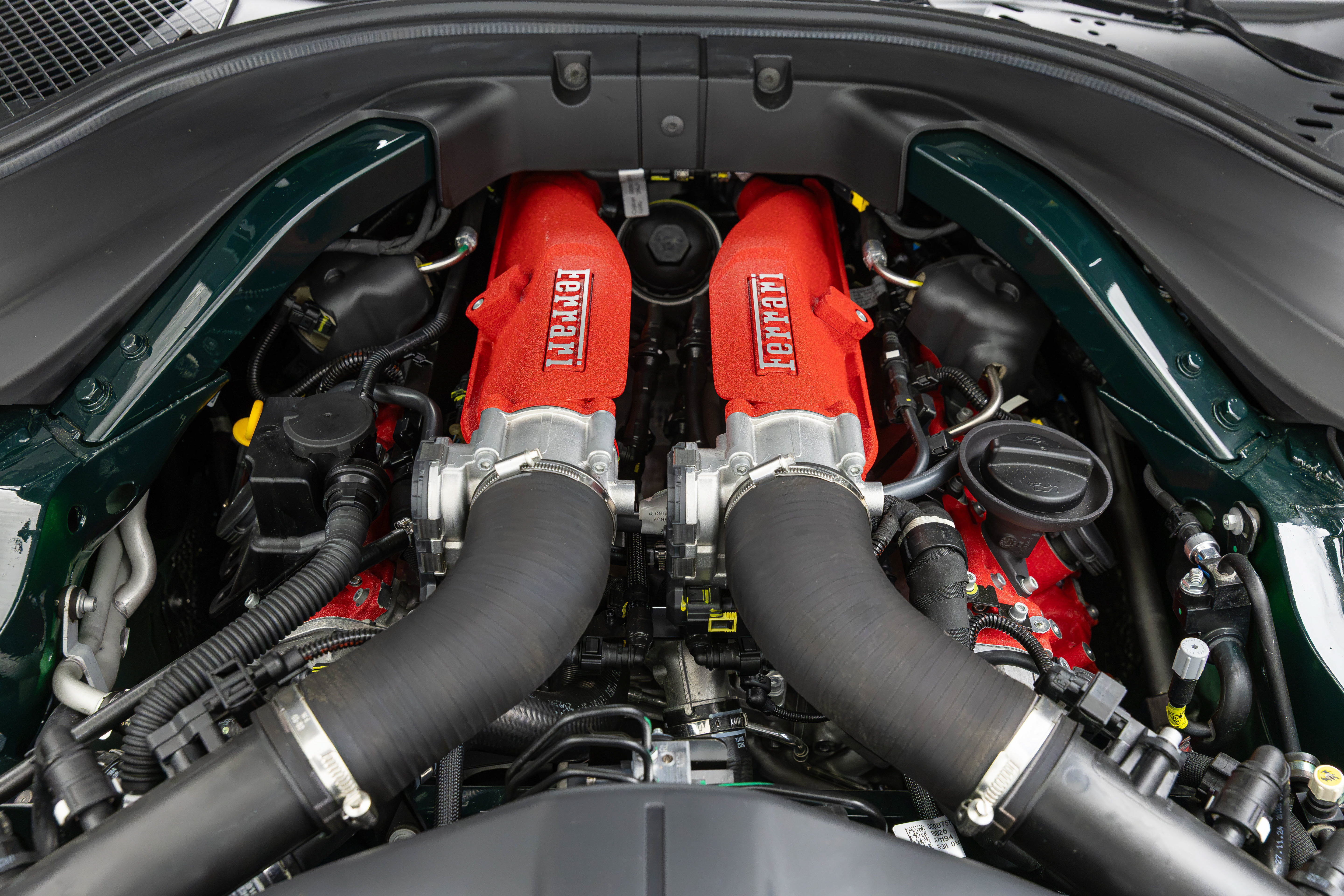 Certified 2025 Ferrari Roma Spider RWD image 37