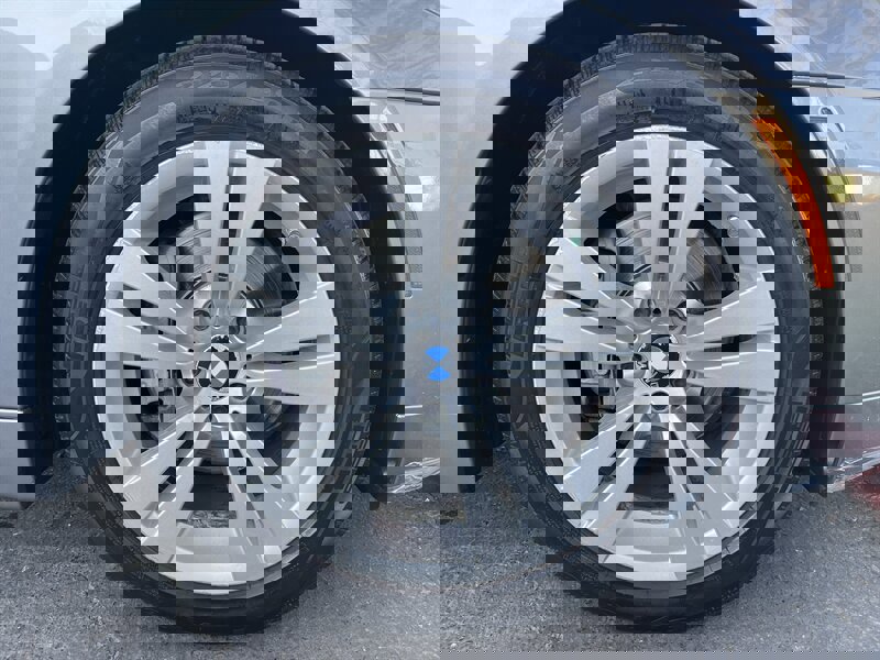 Used 2010 BMW 528i Sedan image 16