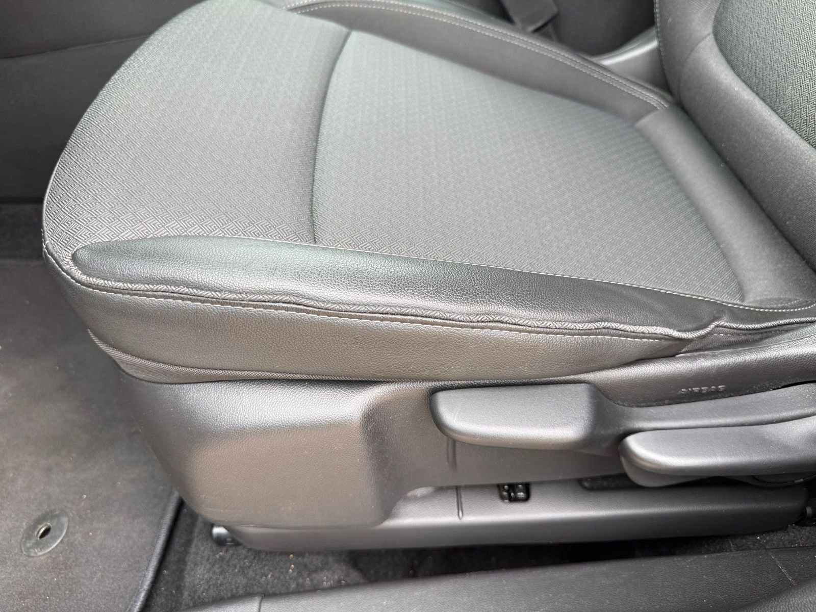 Used 2025 Buick Encore GX Preferred FWD image 22