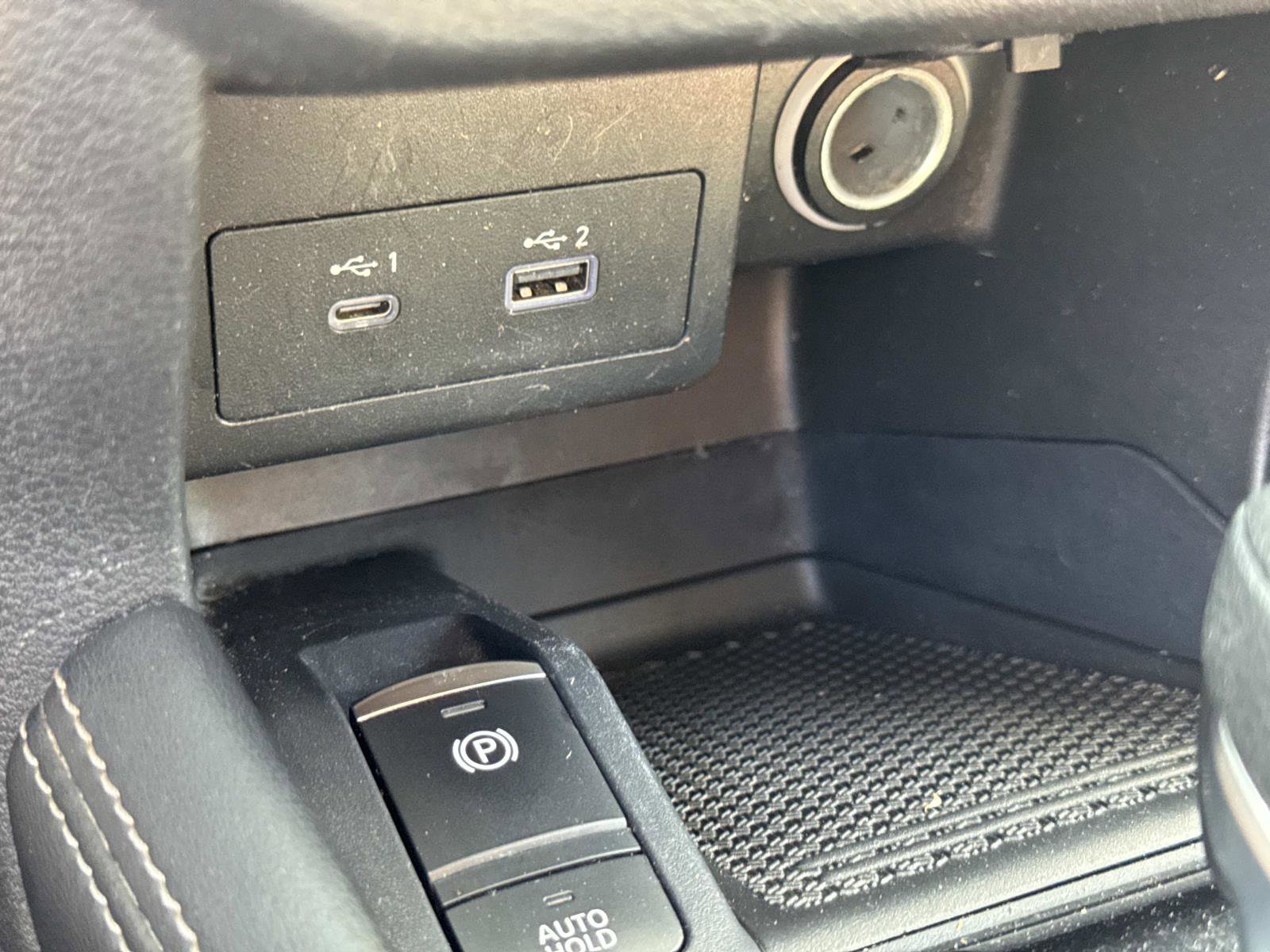 Used 2023 Nissan Kicks SV image 24