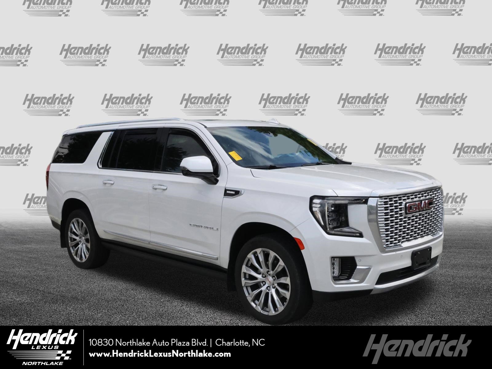 Used 2023 GMC Yukon XL Denali AWD/4WD image 1