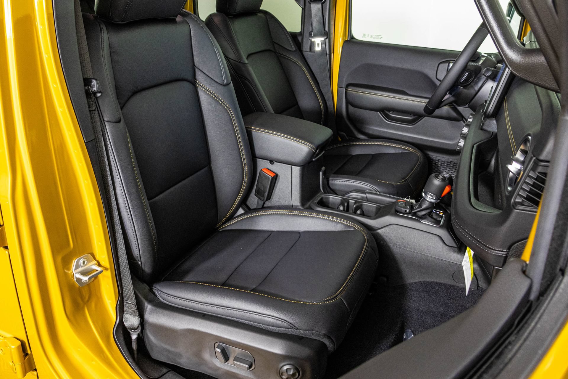 New 2026 Jeep Wrangler Unlimited Sahara AWD/4WD image 39