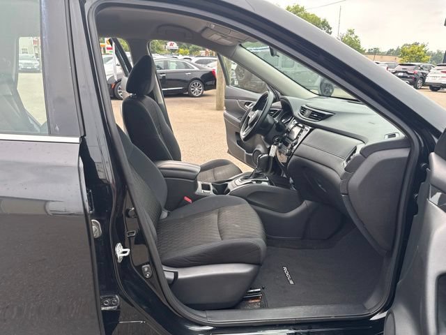 Used 2017 Nissan Rogue S AWD/4WD image 13