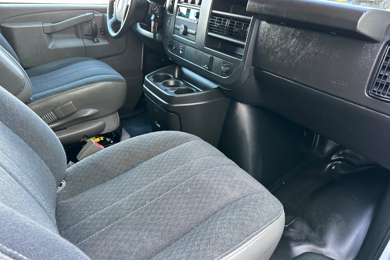 Used 2025 Chevrolet Express 2500 w/ Driver Convenience Package RWD image 18