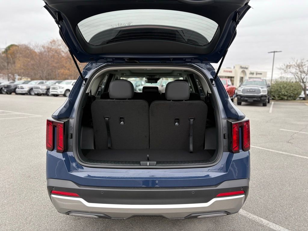 New 2026 Kia Sorento S w/ S Panoramic Sunroof Package FWD image 7