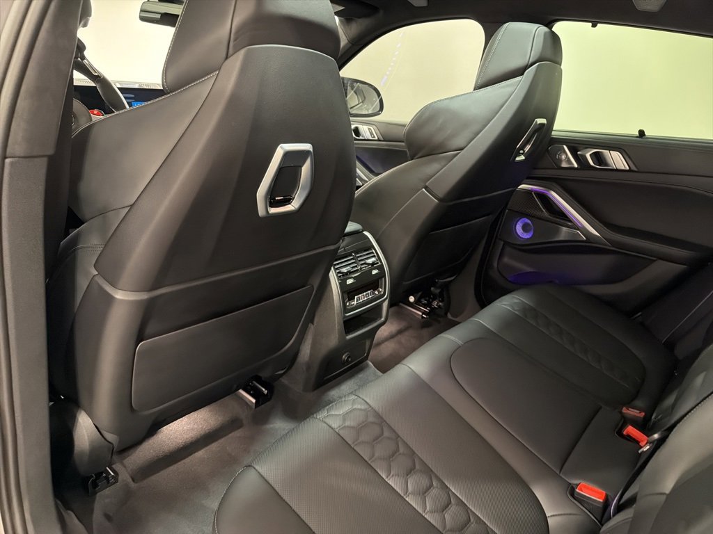 Used 2025 BMW X6 M Competition w/ Executive Package image 21