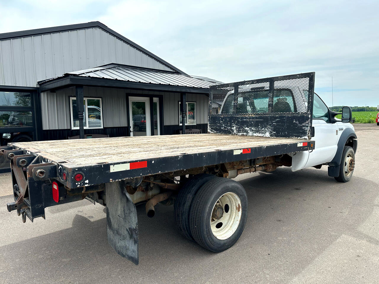 Used 2007 Ford F550 2WD Regular Cab Super Duty image 3