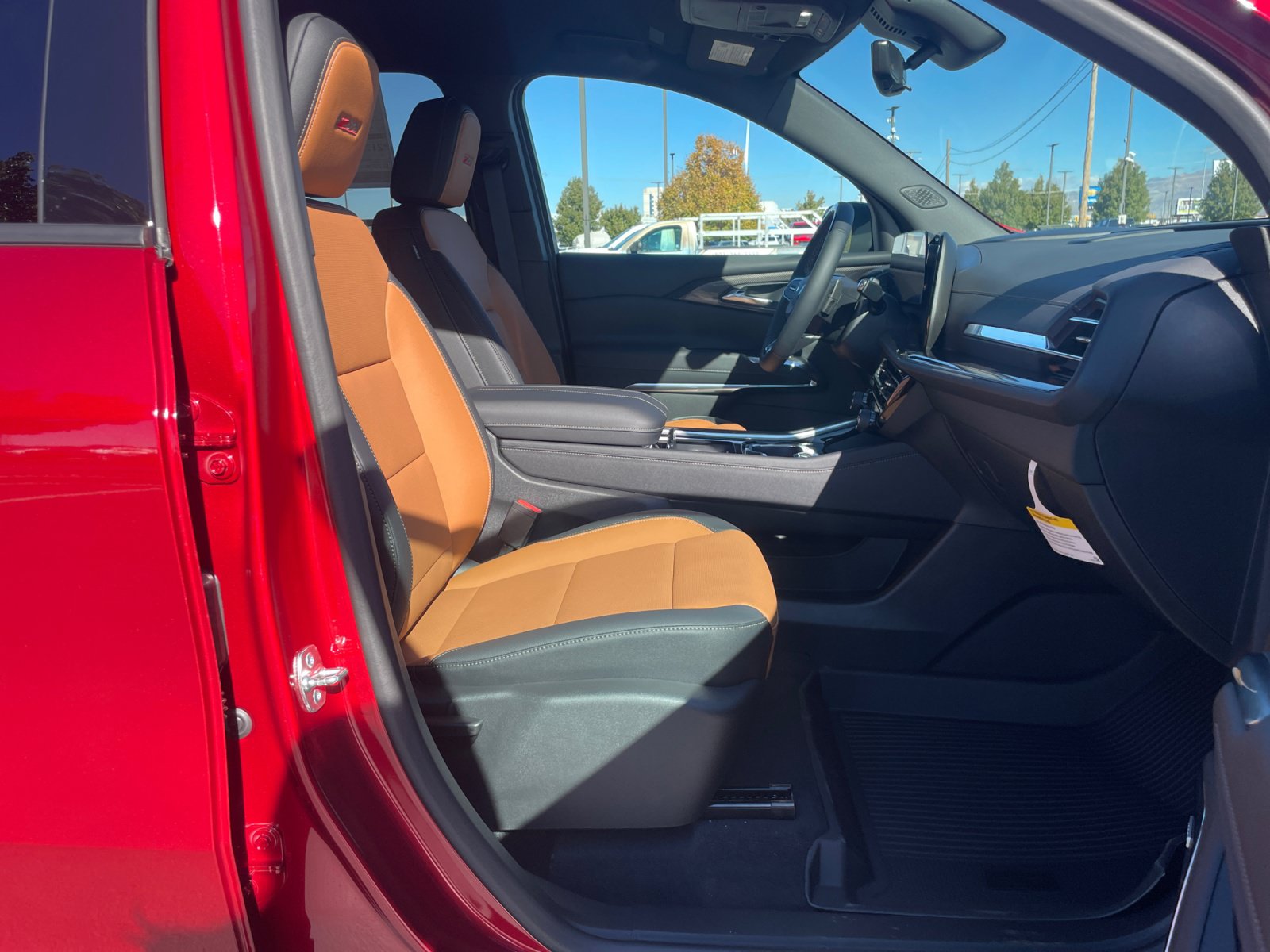 New 2027 Chevrolet Traverse Z71 w/ Enhanced Driving Package AWD/4WD image 30