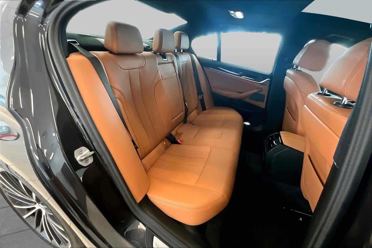 Used 2023 BMW 530i w/ Premium Package RWD image 18