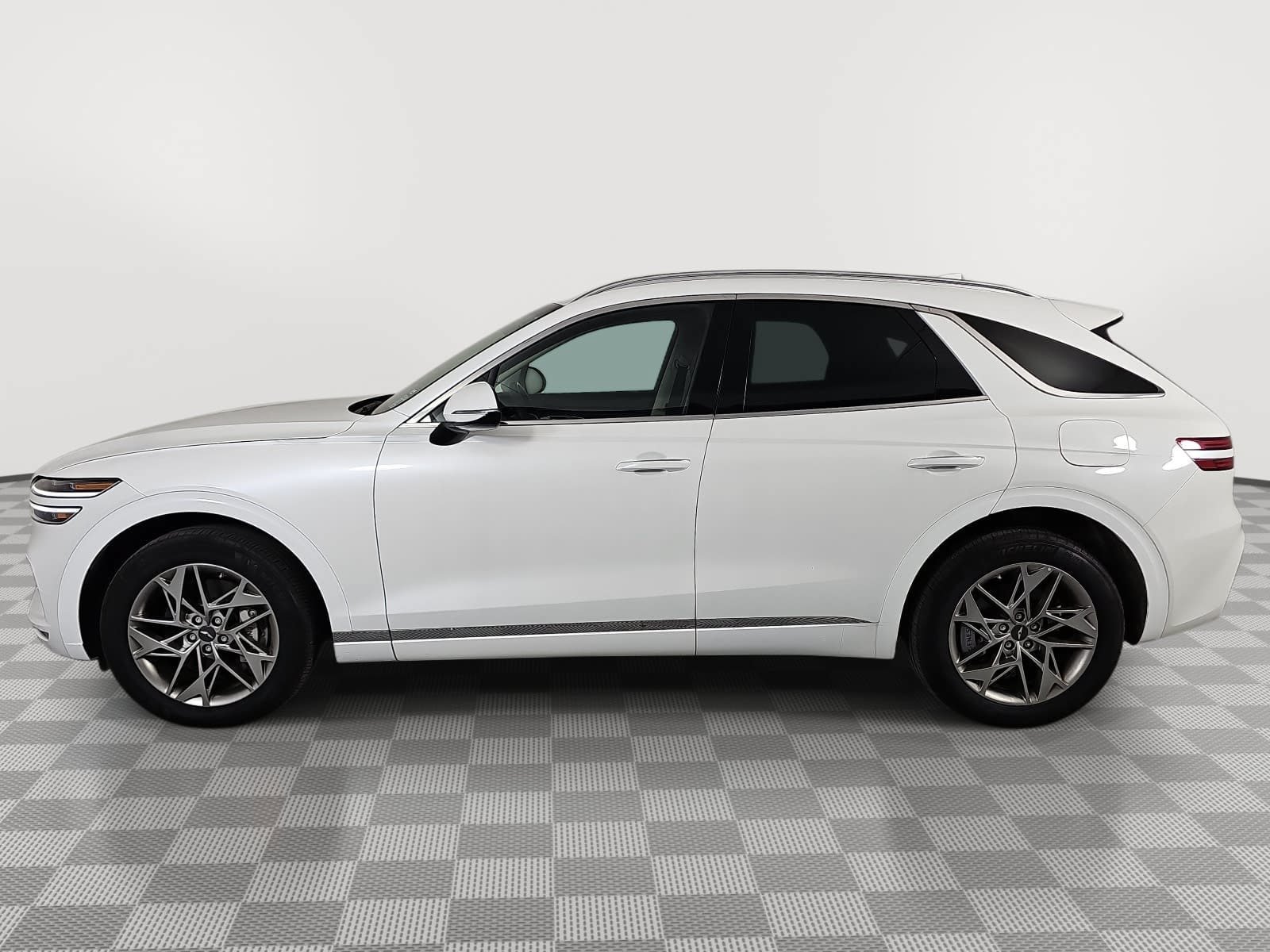 Used 2025 Genesis GV70 2.5T AWD/4WD image 5