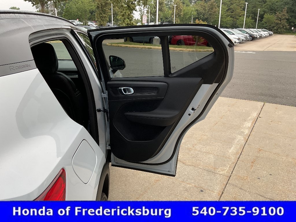 Used 2020 Volvo XC40 T5 R-Design AWD/4WD image 18