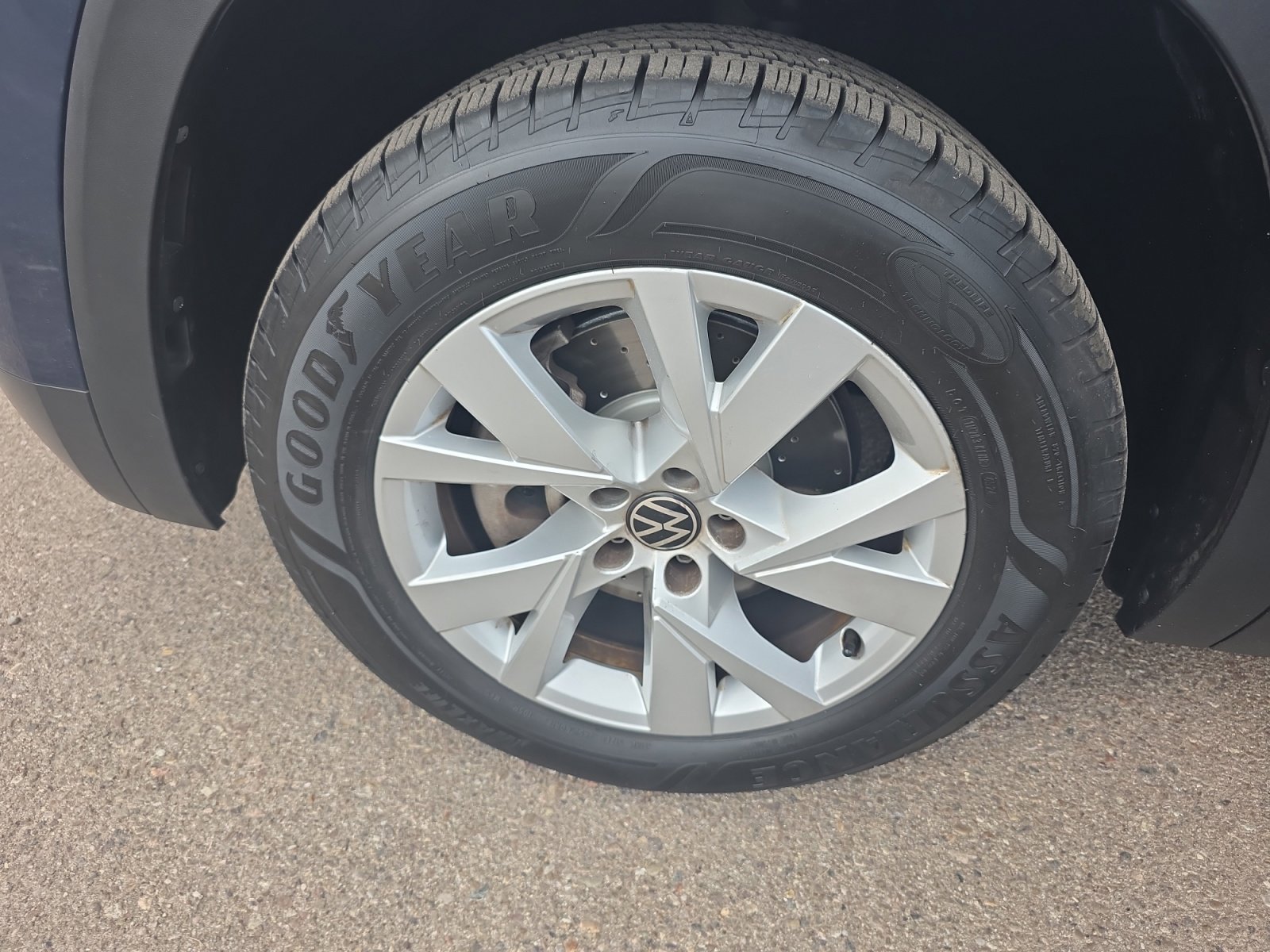 Used 2020 Volkswagen Atlas Cross Sport S FWD image 26