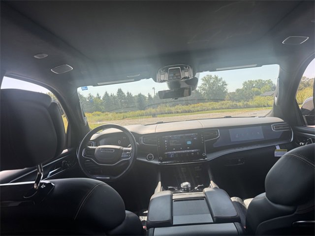 Used 2023 Jeep Grand Wagoneer Series III image 24