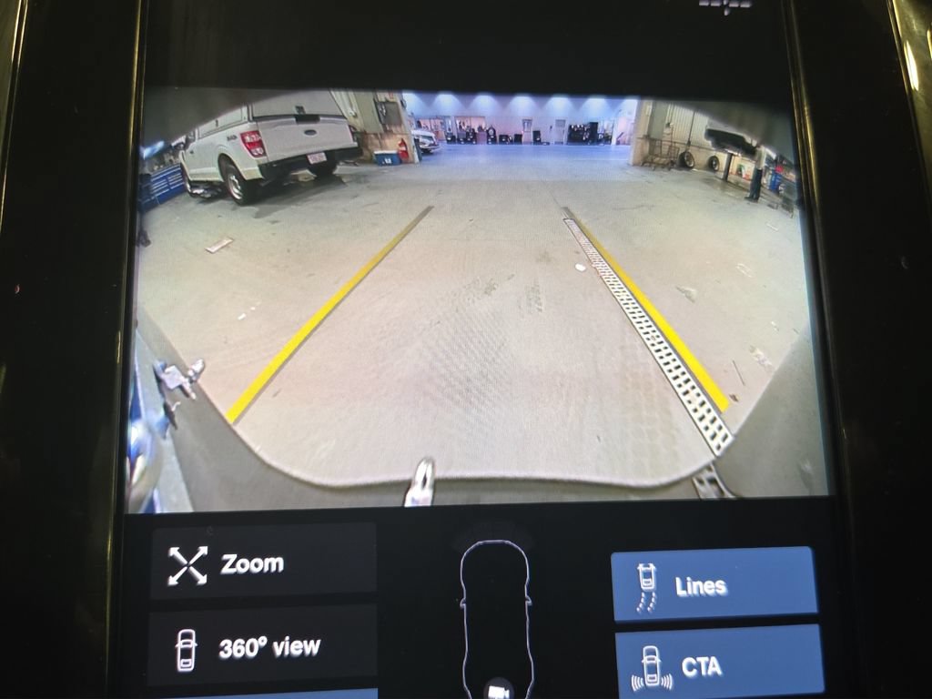 Used 2022 Volvo XC90 T6 Momentum AWD/4WD image 14