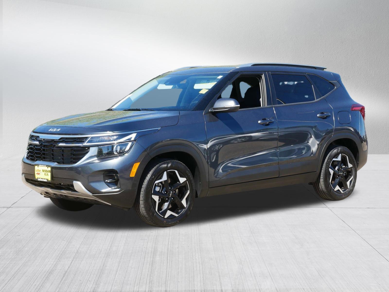 Used 2025 Kia Seltos S AWD/4WD image 3