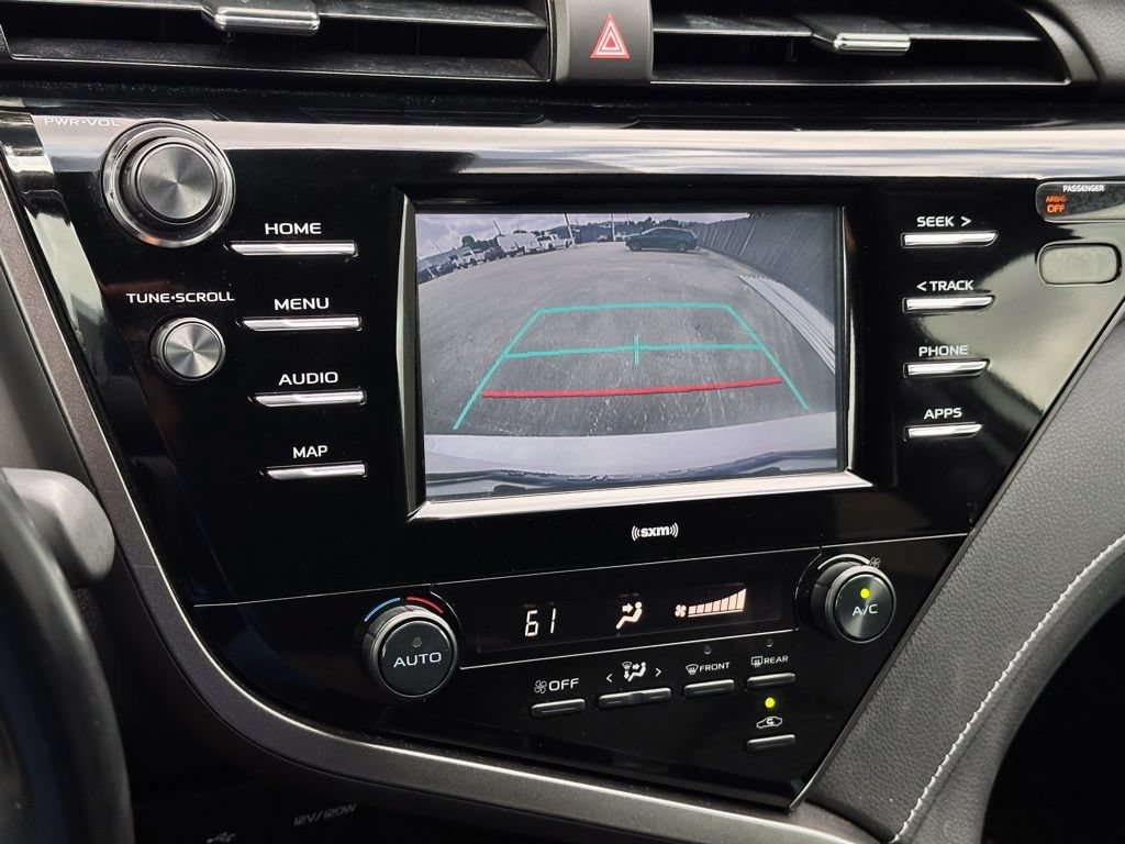 Used 2020 Toyota Camry SE FWD image 11